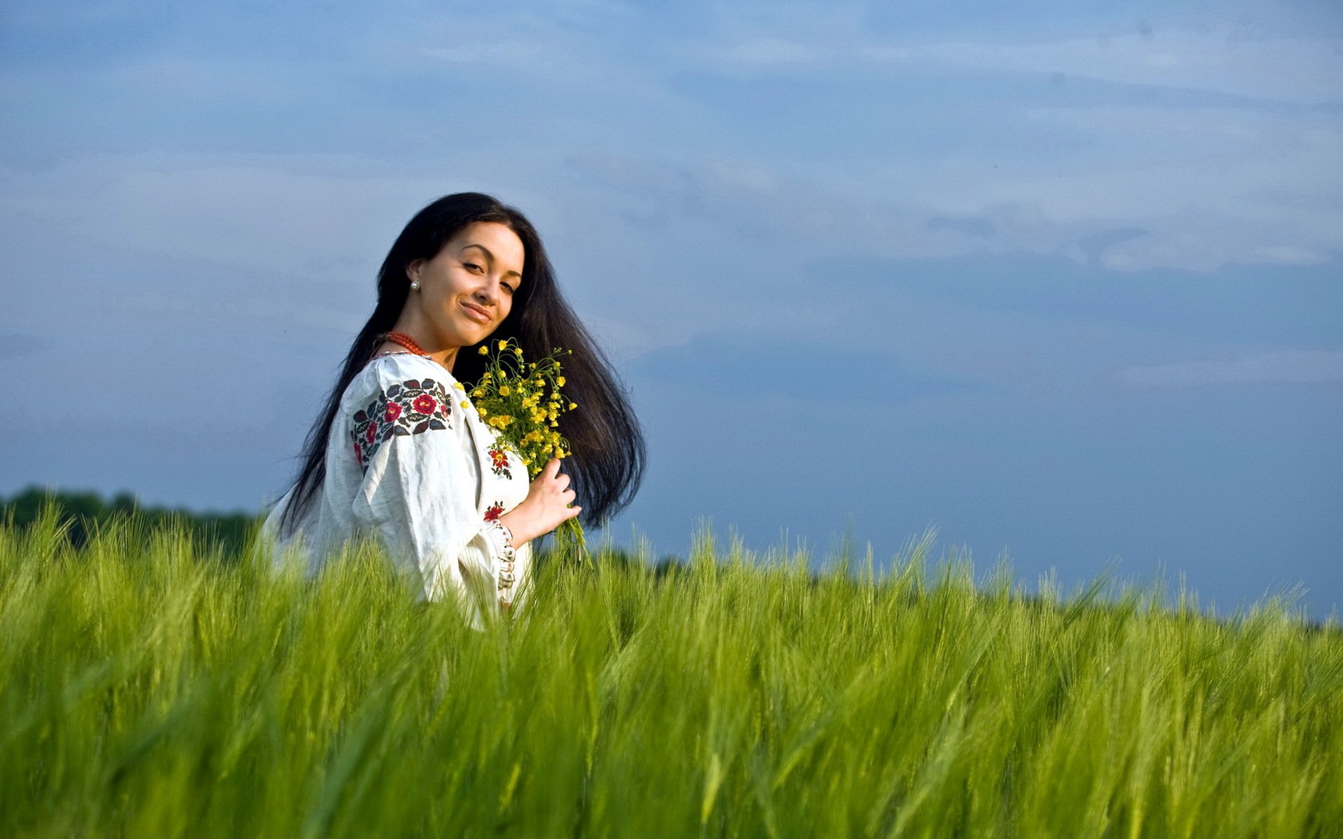 Girls in Slavic costumes in Vijayawada