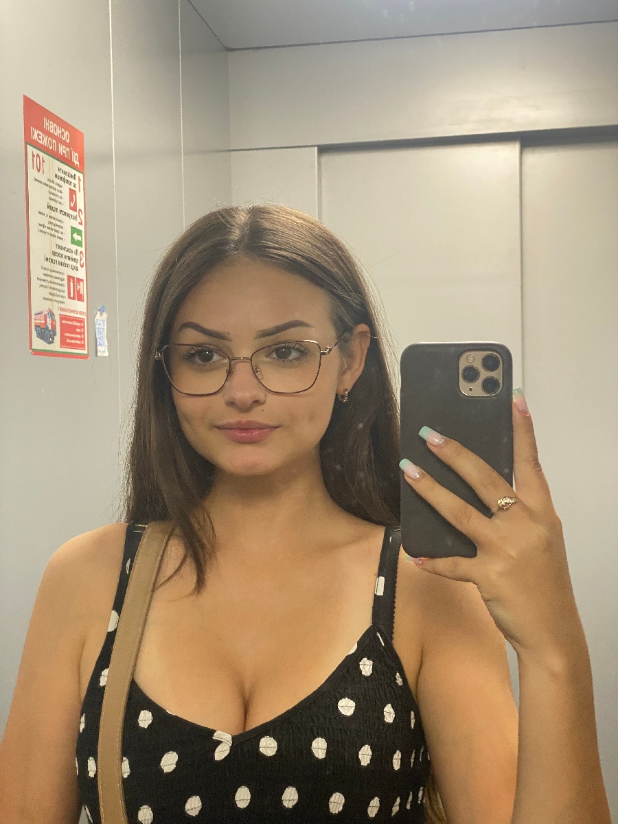 Sexy model Stacy in Vijayawada